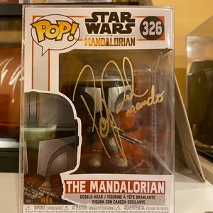 Funko pop Star Wars mandaloiran signed Pedro pasca